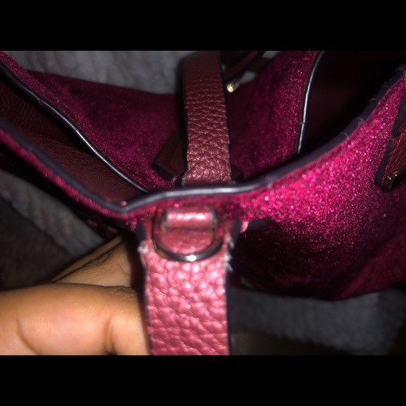 GUESS Reversible Embroidered Tote - Picture 5 of 7